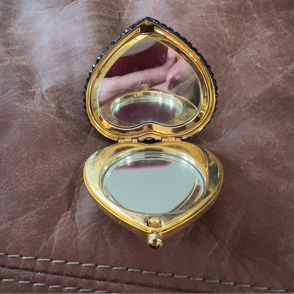 Vintage heart shaped crystal mirror - Picture 5 of 9